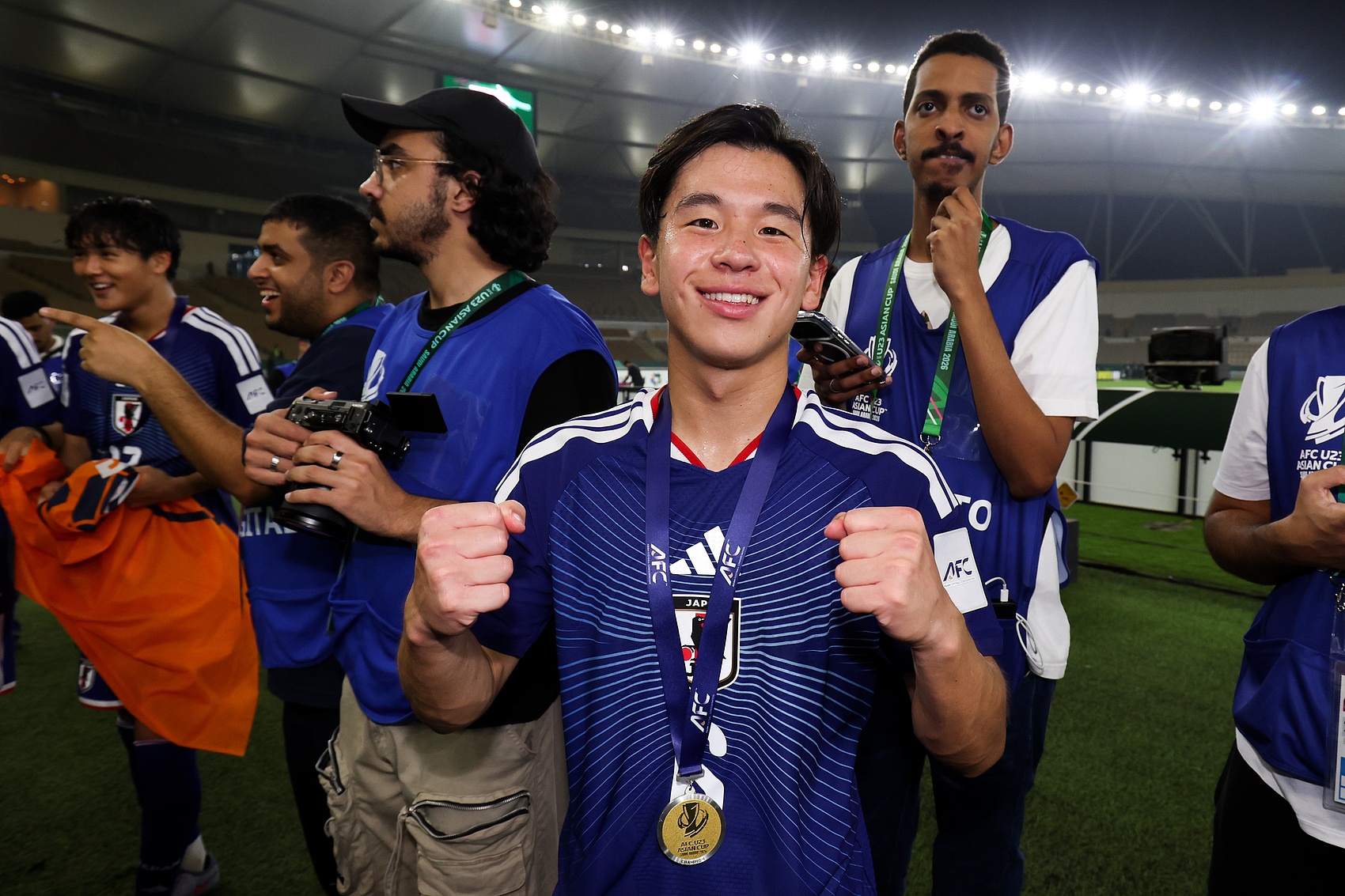 鲁媒：泰山官宣阿尔瓦罗后五外援阵容齐整，中超6队仍4外援