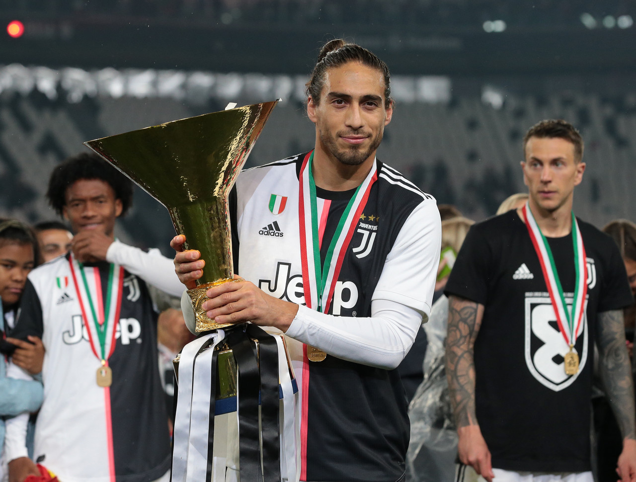 詹姆斯二月份三分命中率21%&赛季30.6% 创新秀赛季以外生涯新低