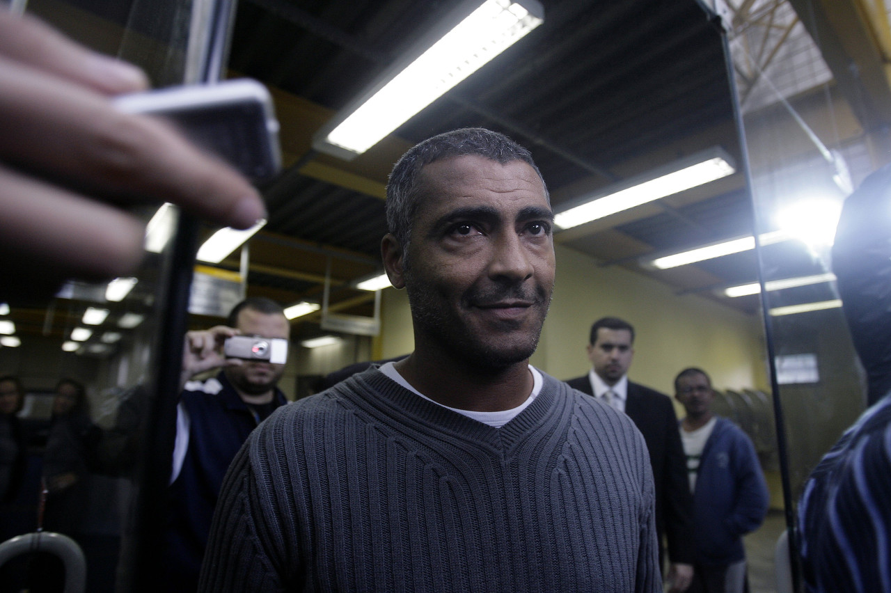 杨毅：利拉德虽然成就不如库里 但给人带来的震撼感不在库里之下